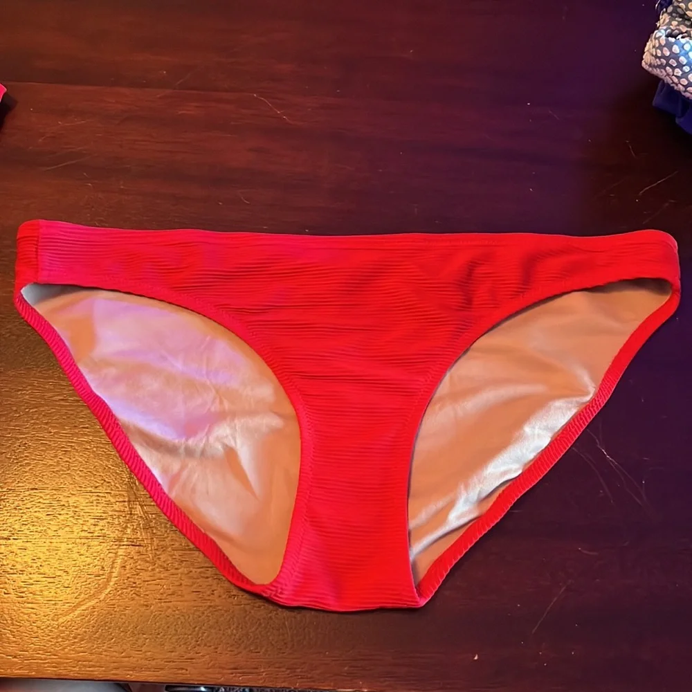 Old Navy Ribbed Bikini - Picture 2 of 9